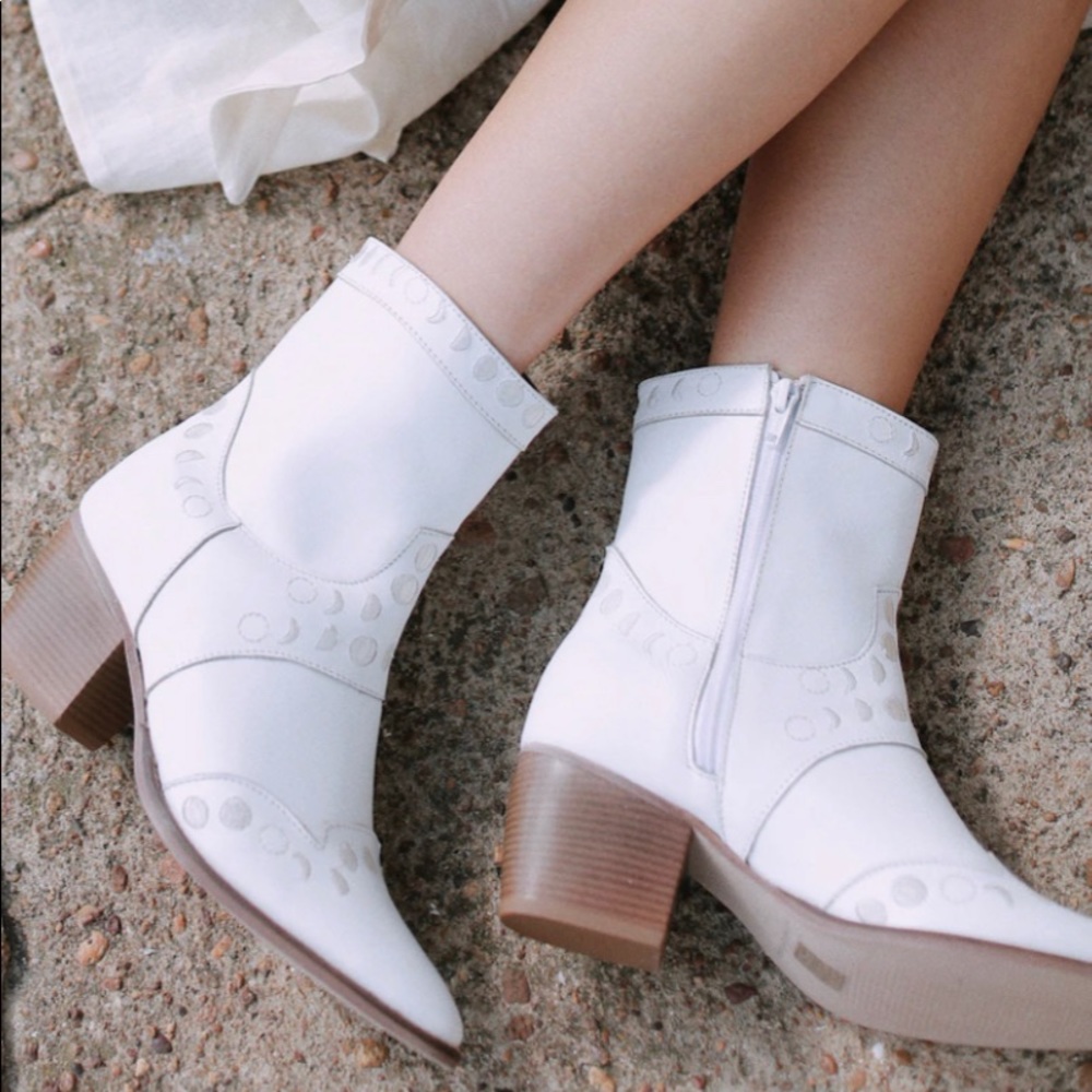 call me the breeze | maisie moon phase boots